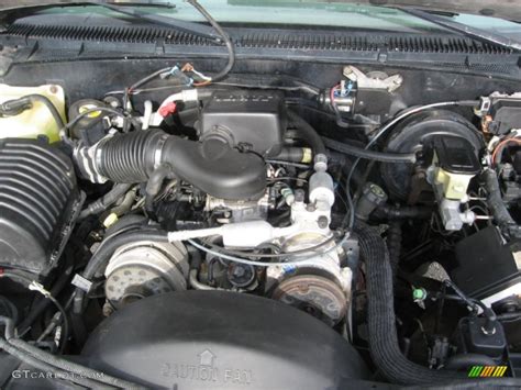 1999 Chevrolet Tahoe LS Engine Photos | GTCarLot.com