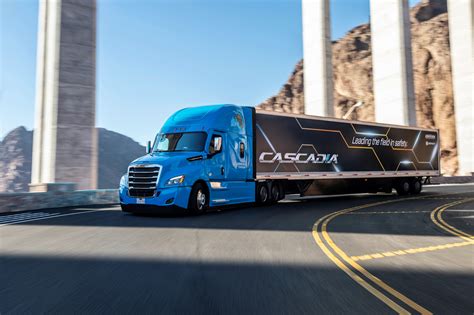 Freightliner debuts Cascadia with limited autonomous capabilities | Overdrive