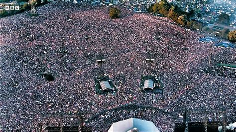 The crowd for Elton John. Glastonbury Festival 25th June 2023. : r/Amazing