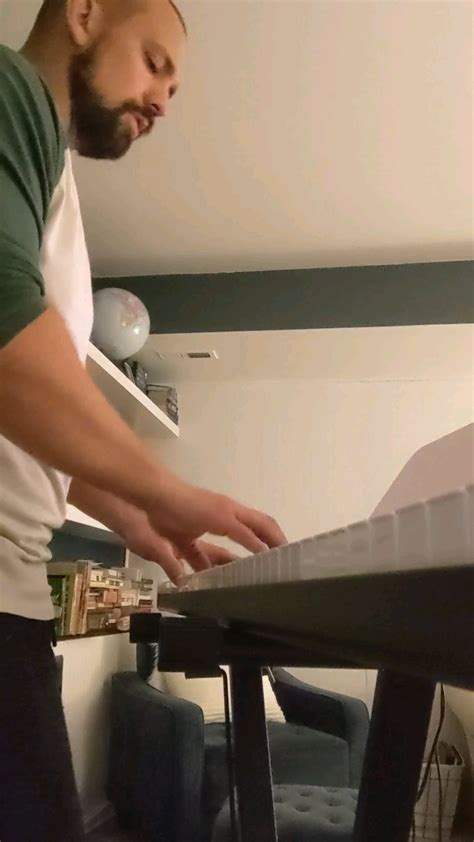 Learning worship song Jireh : r/pianolearning