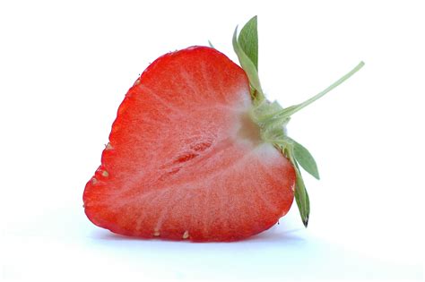 File:Half a strawberry.jpg - Wikipedia