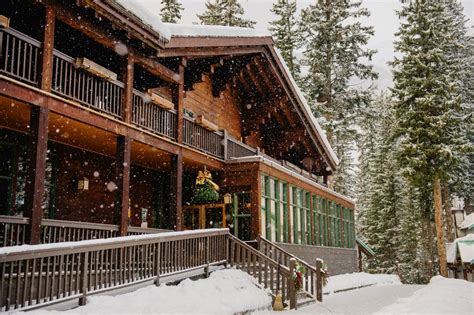 Why Stay at Emerald Lake Lodge Yoho National Park