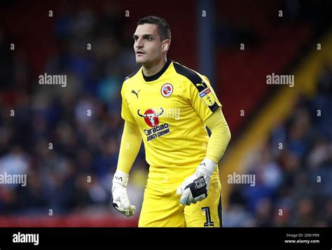 Reading goalkeeper Vito Mannone Stock Photo - Alamy