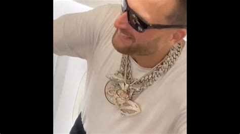 Kirk Cousins spotted wearing multiple diamond chains - Sports ...