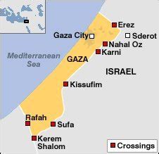 BBC NEWS | Middle East | Palestinians storm Rafah crossing