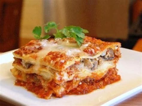 Italian Sausage and Mushroom Lasagna with Bechamel Sauce No Boil Lasagna, Sausage Lasagna, No ...