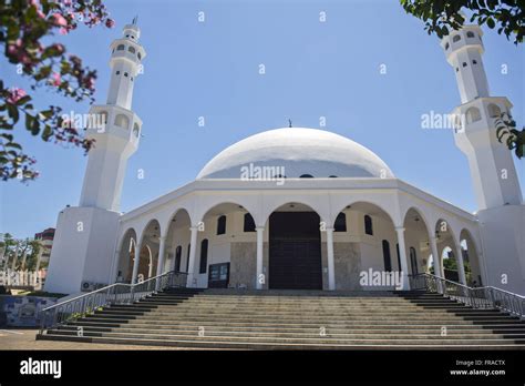 Omar ibn al khattab mosque parana hi-res stock photography and images ...