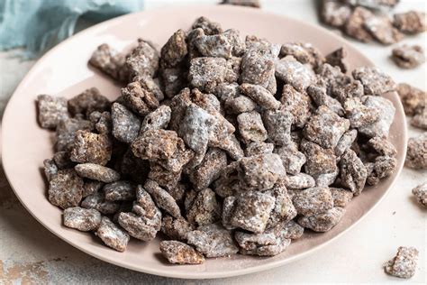 Puppy Chow Recipe (Muddy Buddies)