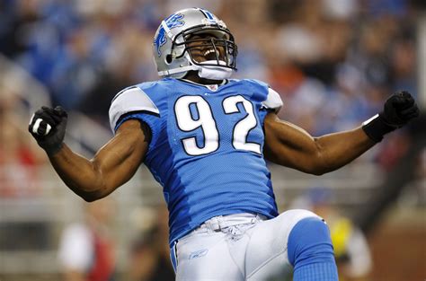 Cliff Avril skips Detroit Lions' voluntary workouts on Monday - mlive.com