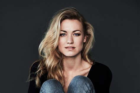 Yvonne Strahovski Interview The Handmaid's Tale | Tell-Tale TV