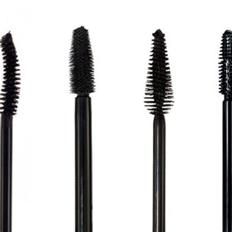 How to Pick a Mascara Wand to Get the Eyelashes of Your Dreams | Allure