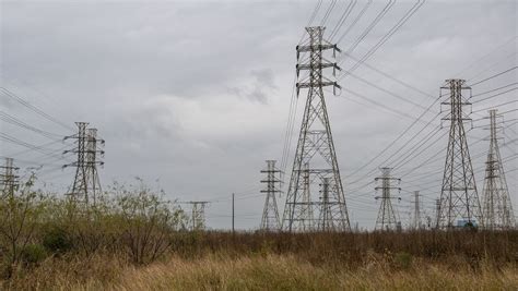 Storm Elliott Latest: Texas Power Grid Emergency Declared - Bloomberg