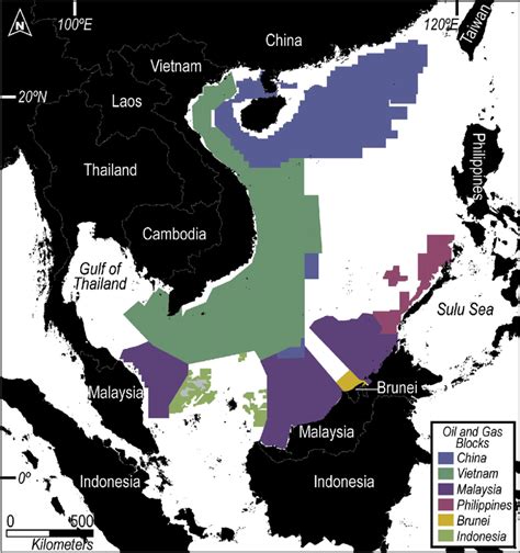 Map showing the distribution of gas and oil fields in the South China... | Download Scientific ...