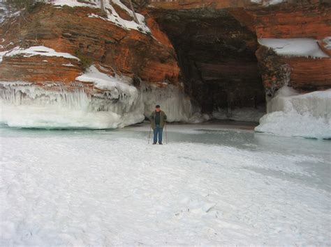 Art's Bayfield Almanac: APOSTLE ISLANDS ICE CAVES ARE OPEN ...DON'T FORGET YOUR CAMERA!