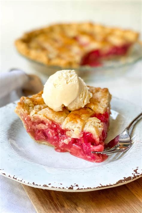 Rhubarb Pie: Welcoming Sunny Days - 31 Daily