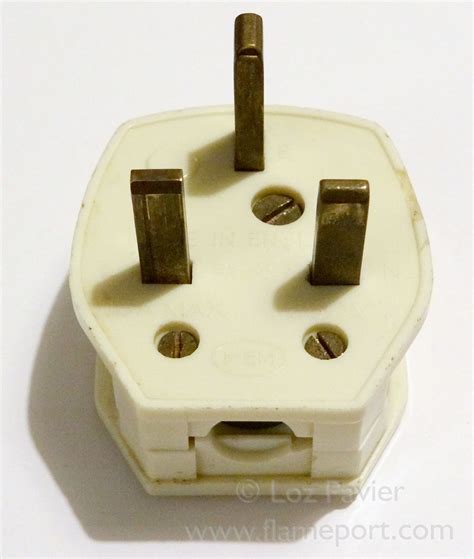 MEM white plug with 1A fuse