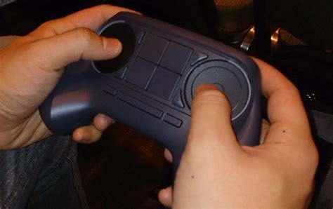 Valve replaces Steam Machine controller touchscreen with physical ...