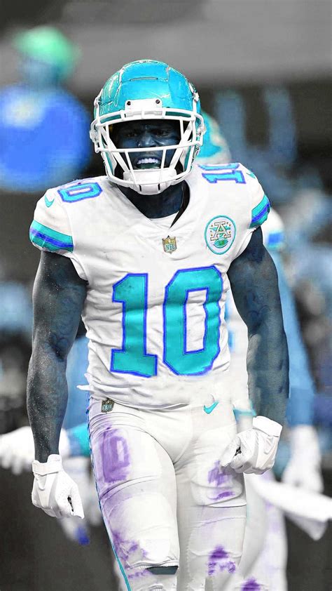 4K Tyreek Hill Dolphins Wallpaper | WhatsPaper