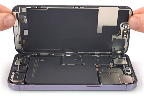 The iPhone 14 Pro isn't as easy to repair as the other new models | Engadget