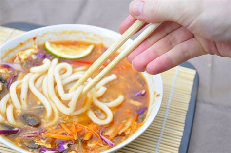 Spicy Udon Noodle Soup | Udon noodles recipe, Vegetarian recipes, Udon noodle soup