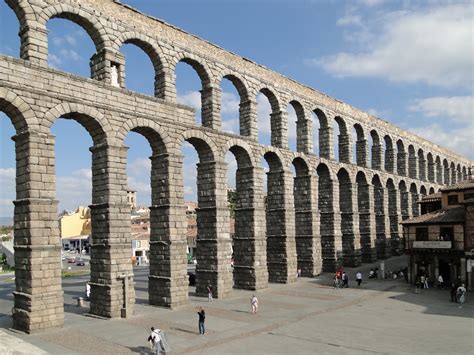 File:Aqueduct of Segovia 08.jpg - Wikimedia Commons