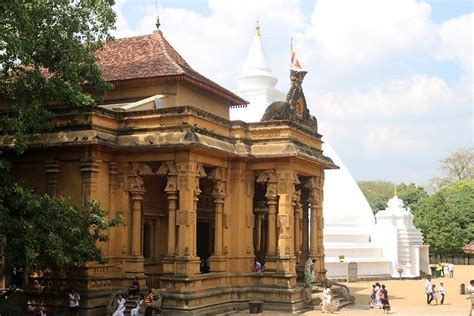 Day Tour To Kelaniya Temple From Negombo: Triphobo