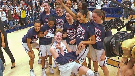 Video UConn women's basketball team notches 100th straight win - ABC News