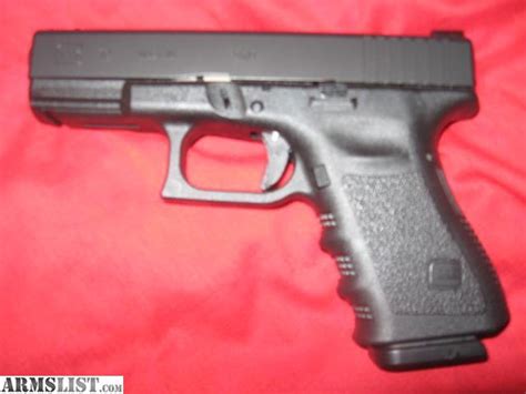 ARMSLIST - For Sale: Glock 19 Gen 3 with Fiber Optic Front Sight