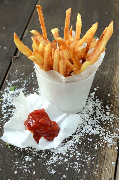 a suburban kitchen: Pomme Frites