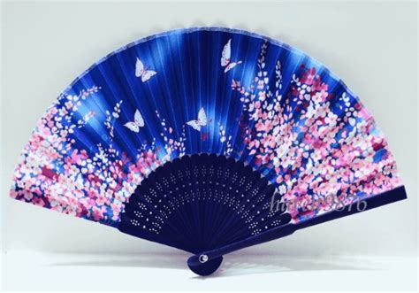 tumblr_oeqkq3ghHa1sjrh16o1_500.gif 500×350 pixels | Hand fan, Japanese fan, Fan decoration