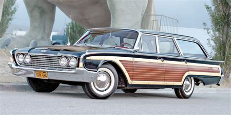 1960 Ford Country Squire (1500×753) | Station wagon, Station wagon cars ...