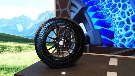 Goodbye to blowouts: Michelin presents airless tires