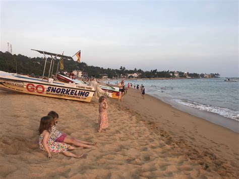 Unawatuna beach: Good for families?