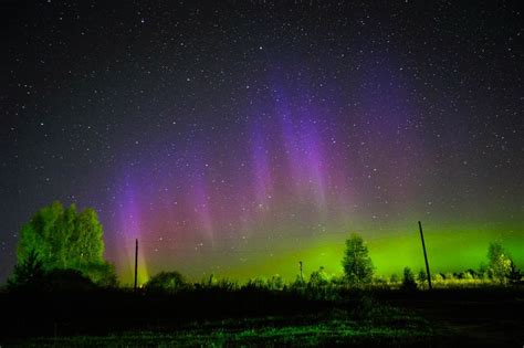 Blue, purple and green aurora electrify northern sky pictures - Strange ...