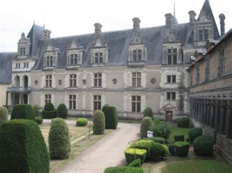 Chateaubriant Castle, chateaubriant, France - Top Attractions, Things ...