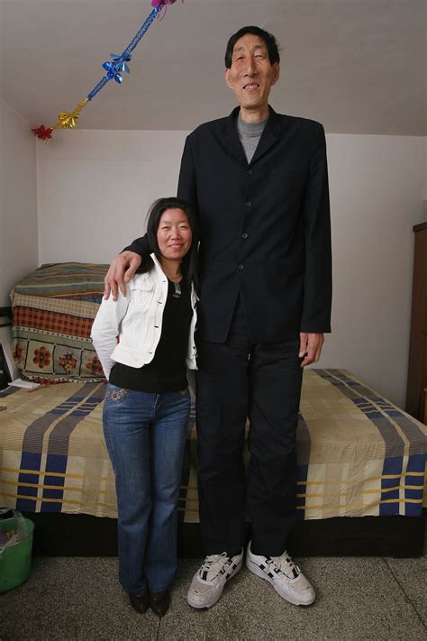 3 of the World’s Tallest Men Ever Recorded Lived in Our Day—And Some ...