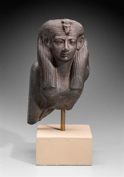 Statue fragment of Hatshepsut | Museum of Fine Arts, Boston