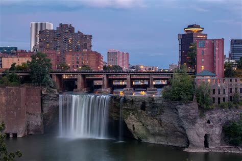 How to Get to High Falls in Downtown Rochester - Uncovering New York