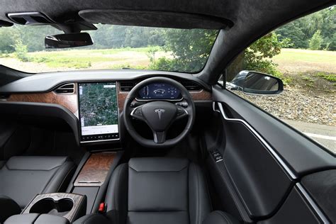 Tesla Model S interior & comfort | DrivingElectric