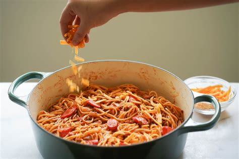 Why Sugar In Spaghetti Sauce? 6 Reasons - Healing Picks
