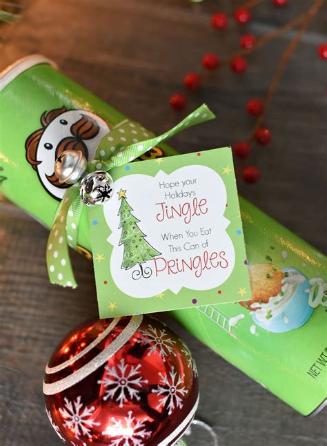 Unique Christmas Gift Idea: Pringles Delight for Friends and Neighbors!