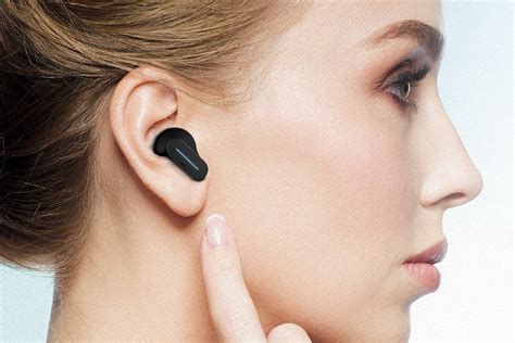 Hooooo Wouldn’t Want this Pair of Smart Earbuds?! | Earbuds, Ear cuff, Stud earrings