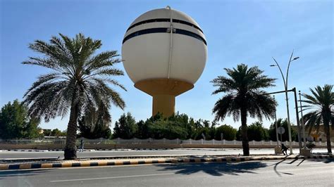 Premium Photo | Buraydah AlQassim Saudi Arabia 29 April 2024 Buraidah water tower King in Khalid ...