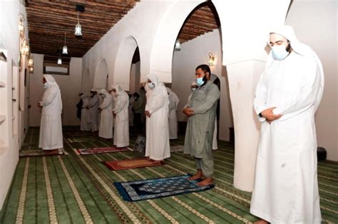 Worshippers Return To KSA's 300-year-old Reconstructed Sheikh Abu Bakr ...