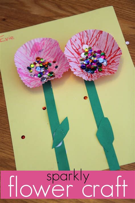 40 Pretty Paper Flower Crafts, Tutorials & Ideas