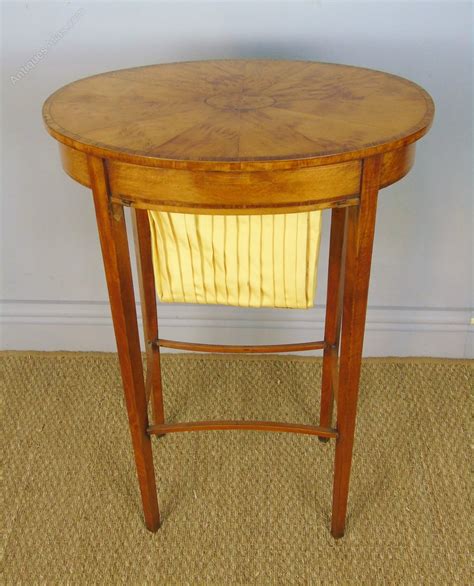 Pretty Victorian Satinwood Sewing Table - Antiques Atlas