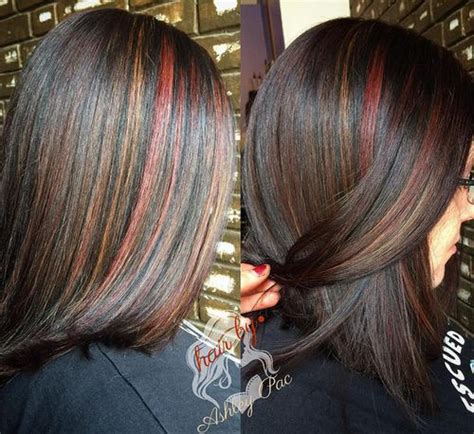 26-dark-brown-hair-with-subtle-rainbow-highlights - CapelliStyle