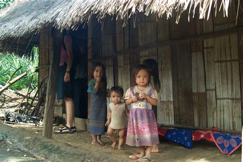 p0003176 - Laos - Shields Around the World