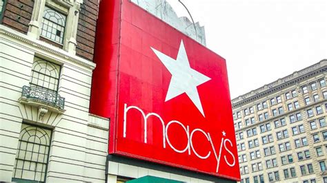 Macy’s Will Close 125 Stores amid Online Shopping Demand