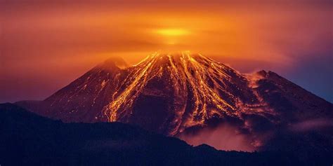 Reventador volcano, Ecuador - Travel. Information. Location- PlanetAndes